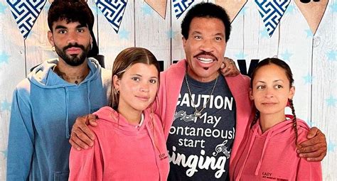 How many children does Lionel Richie have, and who。